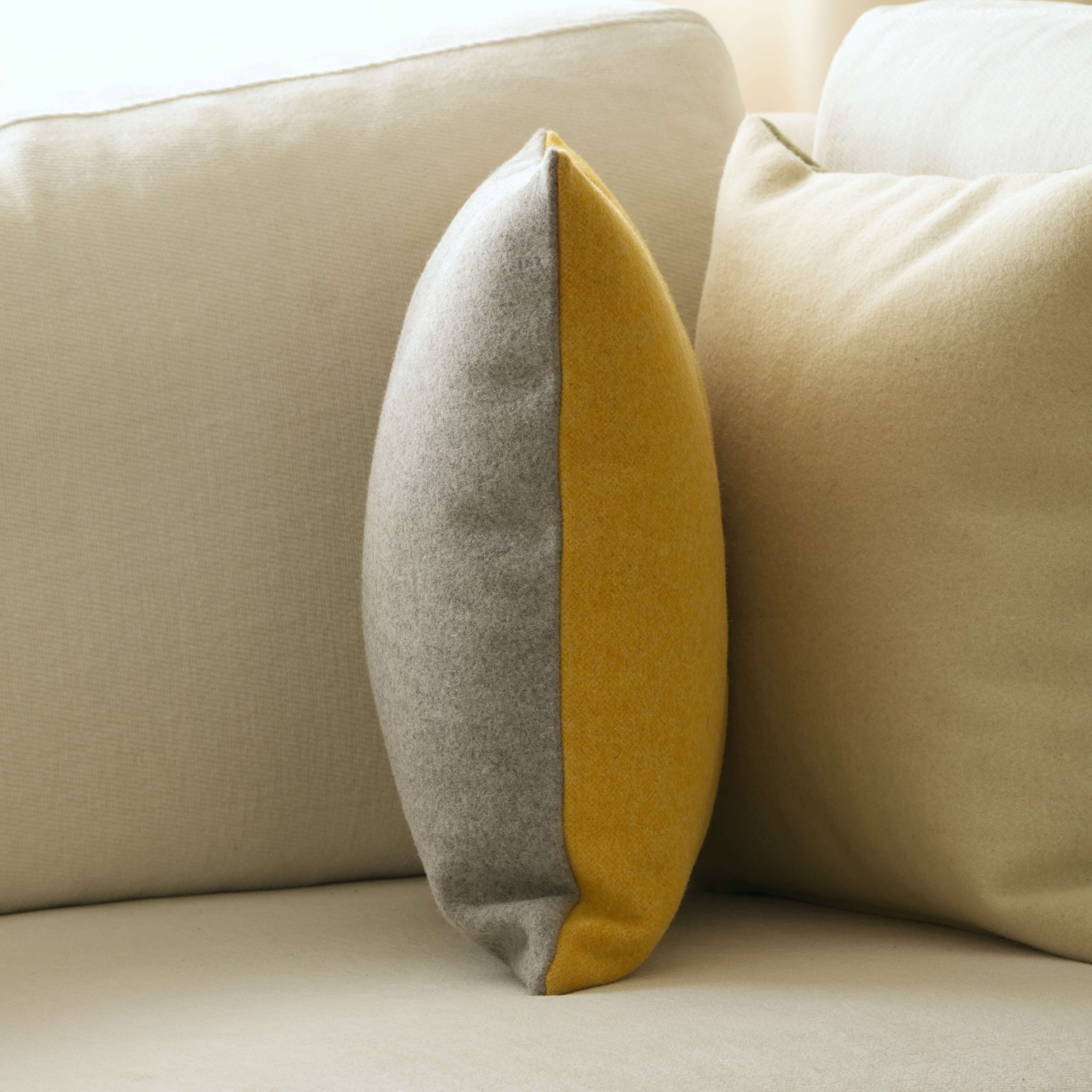 Decorative Cushion Bicolor 40 x 40 cm, 100% Sheep Wool – Double-Sided: Amber & Light Gray