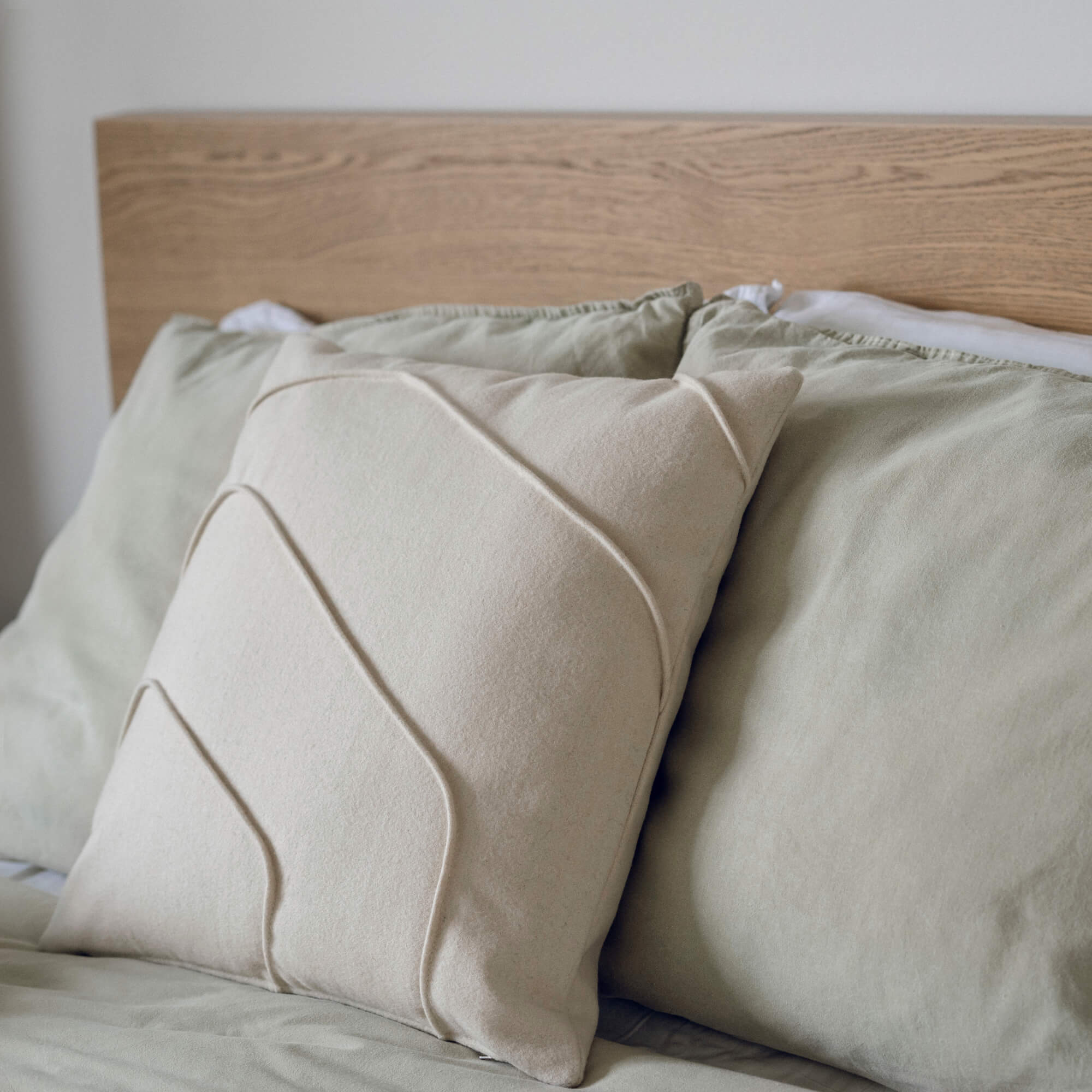 Decorative Cushion Mountain Rose 45 x 45 cm, 100% Sheep's Wool