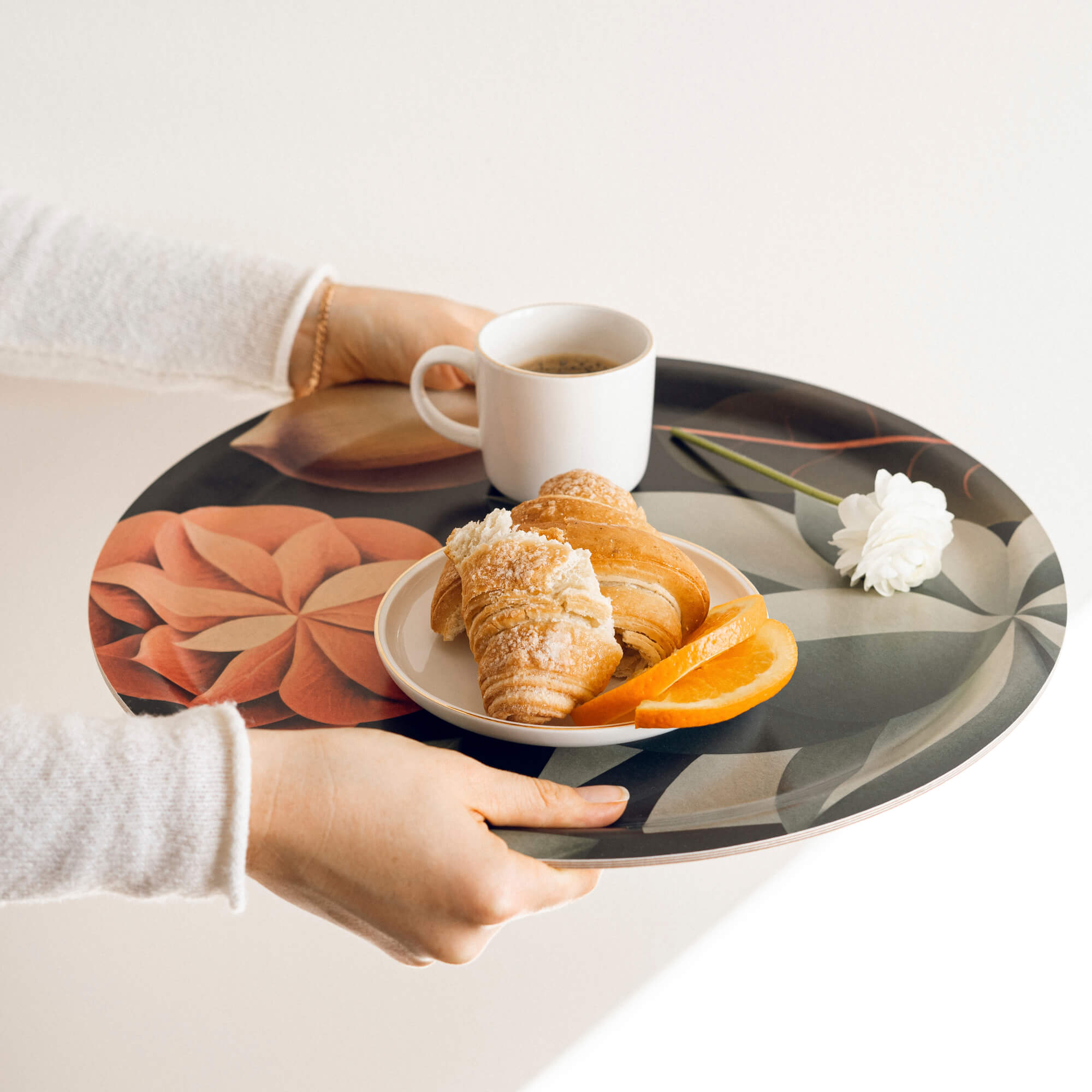Rundes Design-Tablett Ø 39 cm - Still Life Two - nordische Birke