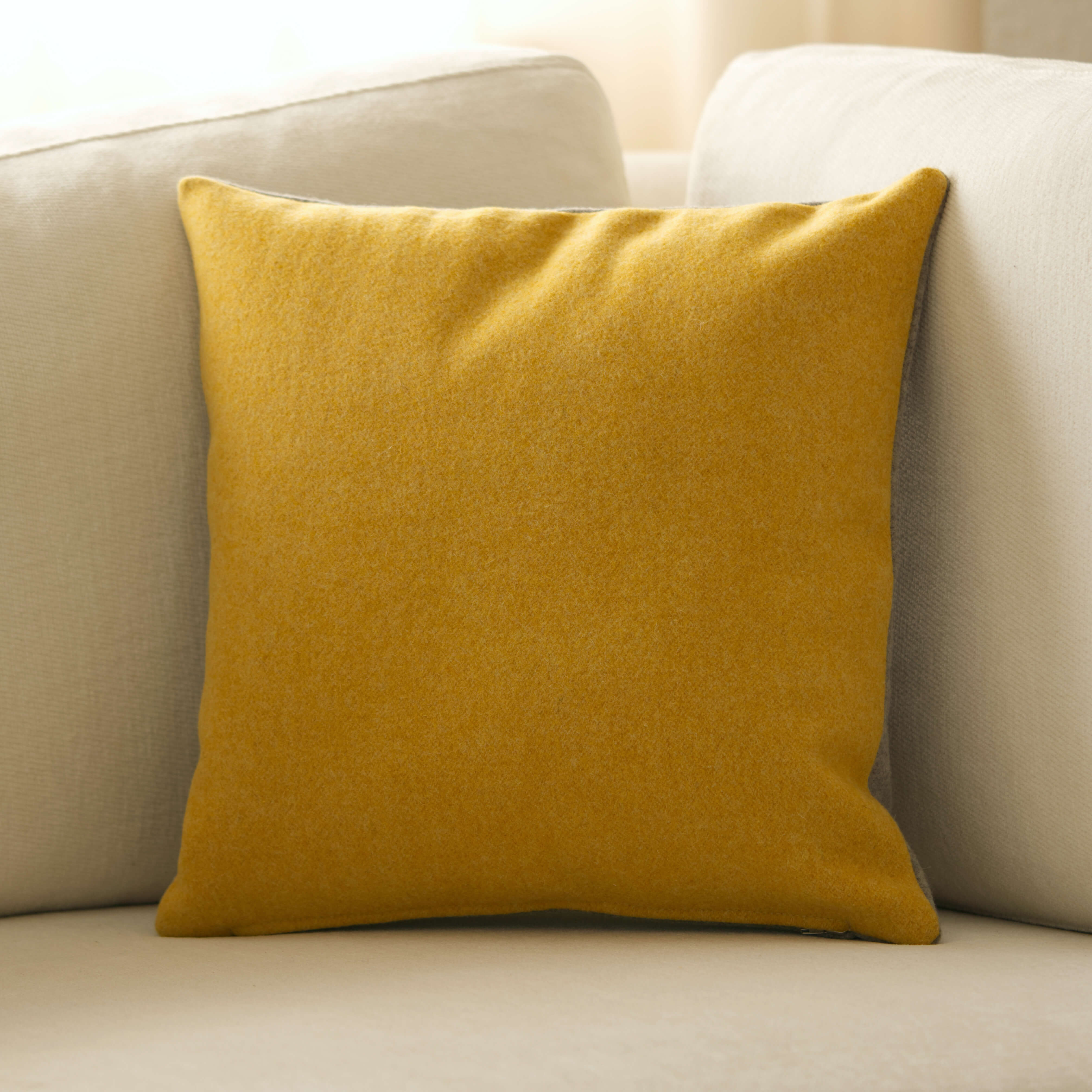 Decorative Cushion Bicolor 40 x 40 cm, 100% Sheep Wool – Double-Sided: Amber & Light Gray
