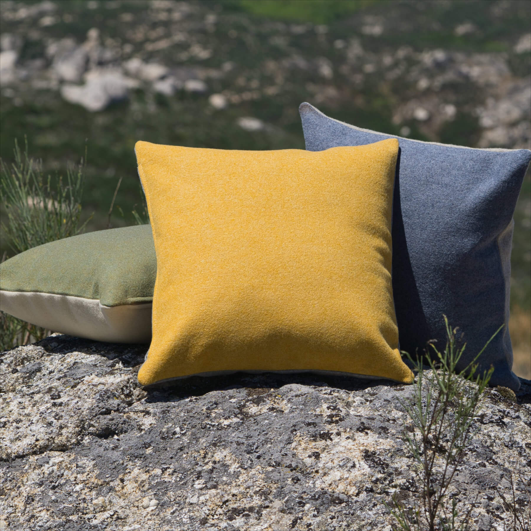 Decorative Cushion Bicolor 40 x 40 cm, 100% Sheep Wool – Double-Sided: Amber & Light Gray