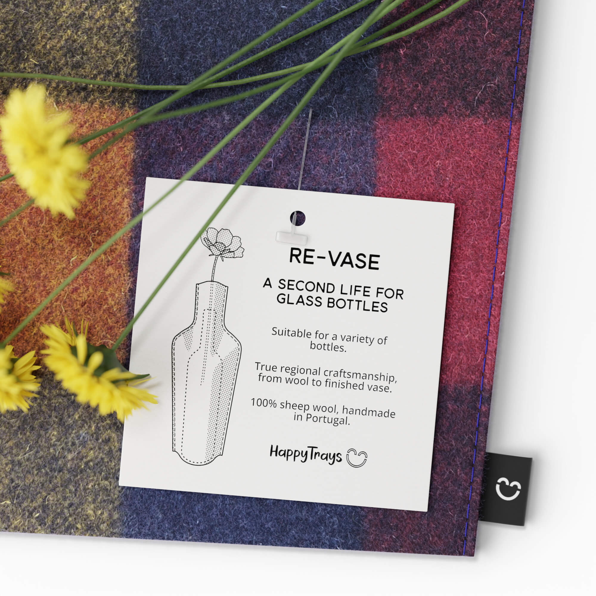 Re-Vase - Vase made of fabric for 75cl bottles, 100% wool, color Amber