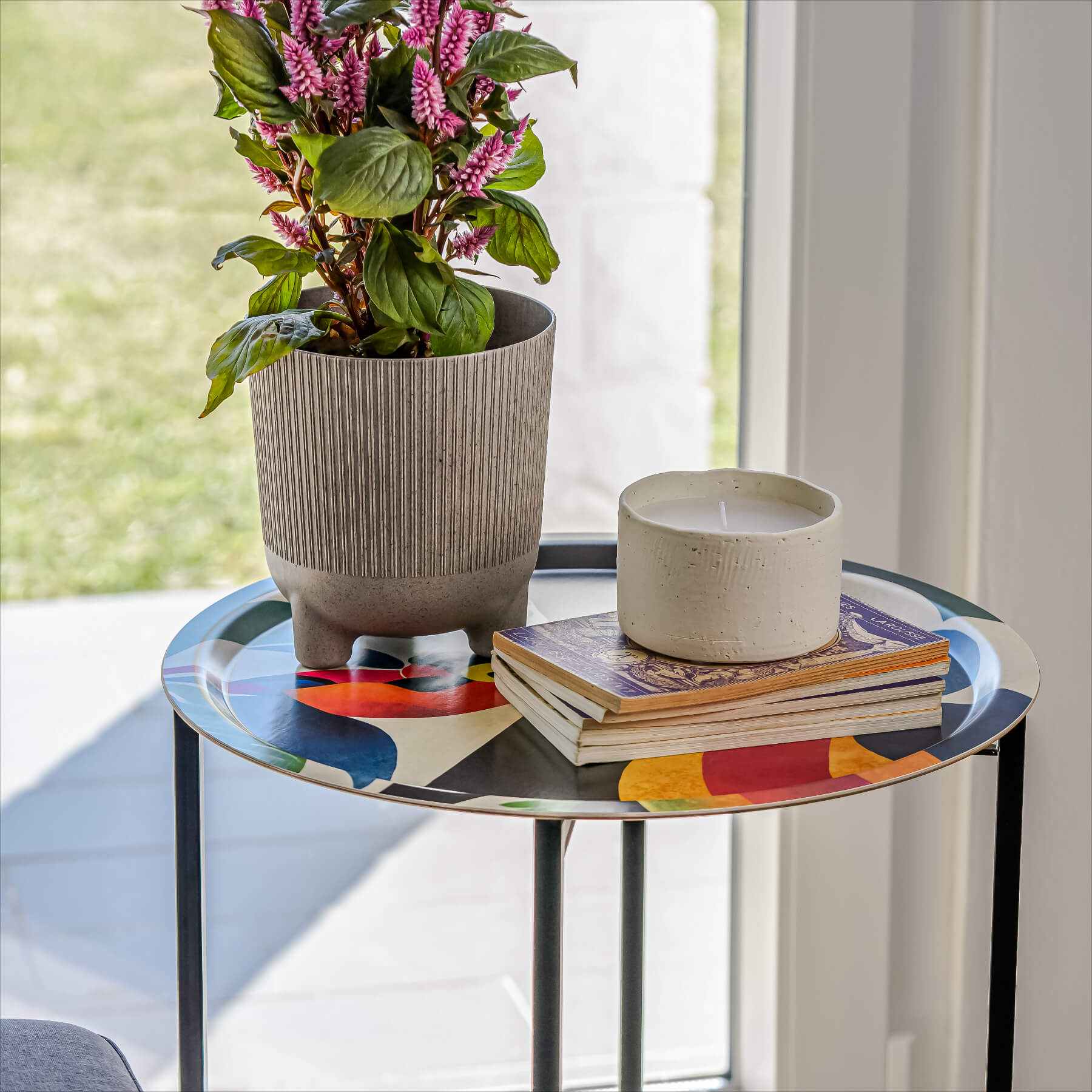 Beistelltisch Ø 46 cm mit 1 Design-Tablett - HappyTrays System (Design wählbar)